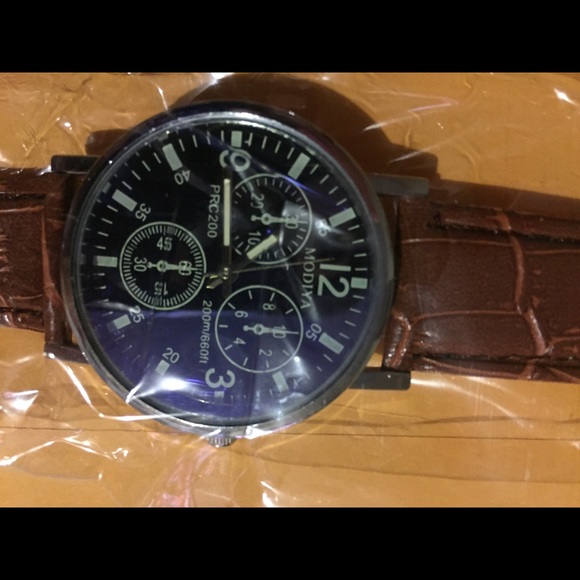 Watch - Picture 3 of 4